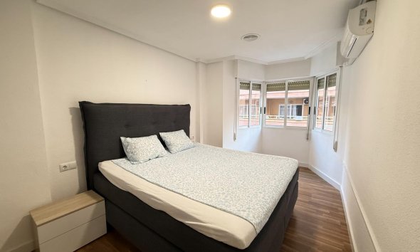 Resale - Apartment - Torrevieja - Habaneras