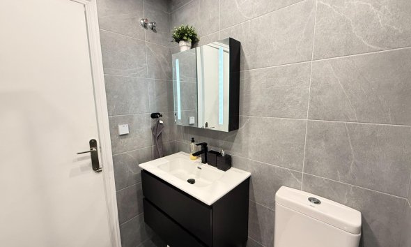 Resale - Apartment - Torrevieja - Habaneras