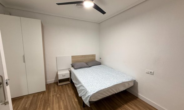 Resale - Apartment - Torrevieja - Habaneras