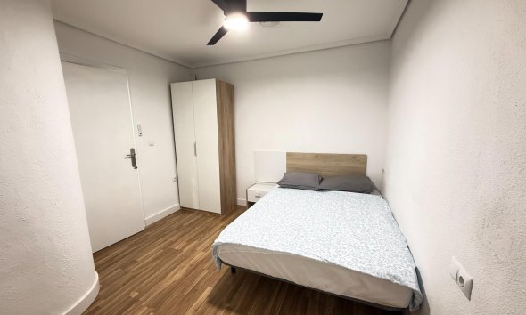 Resale - Apartment - Torrevieja - Habaneras