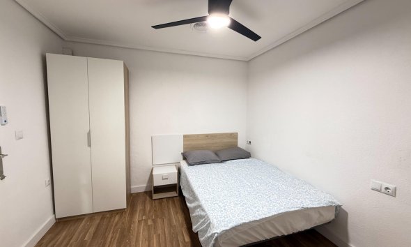 Resale - Apartment - Torrevieja - Habaneras