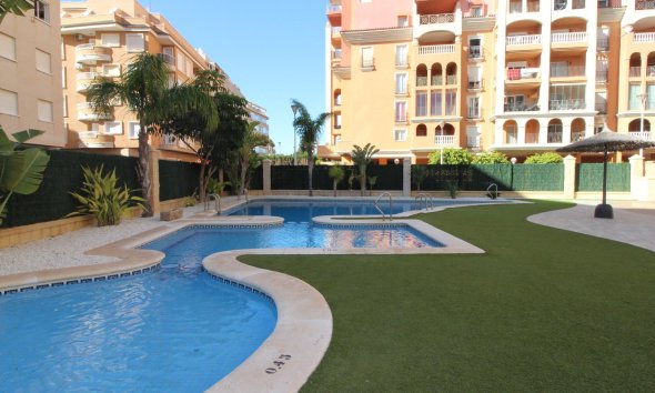 Resale - Apartment - Torrevieja - Aldea del mar