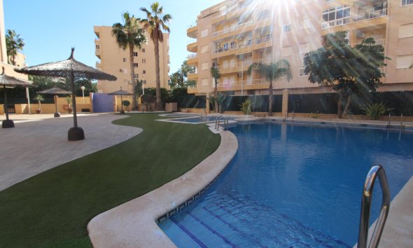 Resale - Apartment - Torrevieja - Aldea del mar