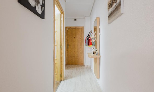 Resale - Apartment - Torrevieja - Playa del Acequión