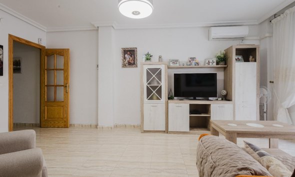 Resale - Apartment - Torrevieja - Playa del Acequión