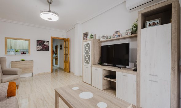 Resale - Apartment - Torrevieja - Playa del Acequión