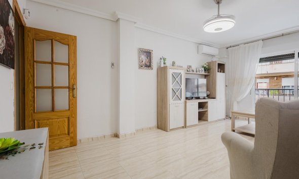 Resale - Apartment - Torrevieja - Playa del Acequión