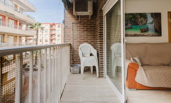 Resale - Apartment - Torrevieja - Playa del Acequión