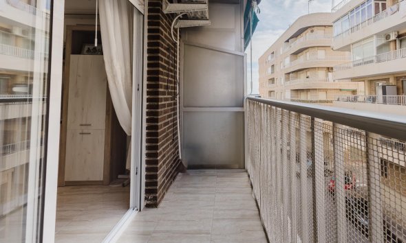 Resale - Apartment - Torrevieja - Playa del Acequión