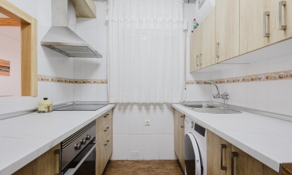 Resale - Apartment - Torrevieja - Playa del Acequión