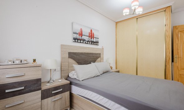 Resale - Apartment - Torrevieja - Playa del Acequión