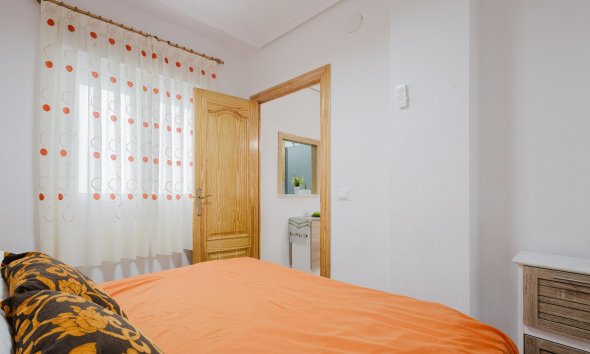 Resale - Apartment - Torrevieja - Playa del Acequión