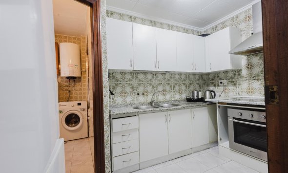 Resale - Apartment - Torrevieja - Playa del Acequión