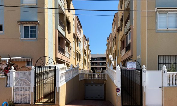 Resale - Apartment - Torrevieja - La Mata pueblo