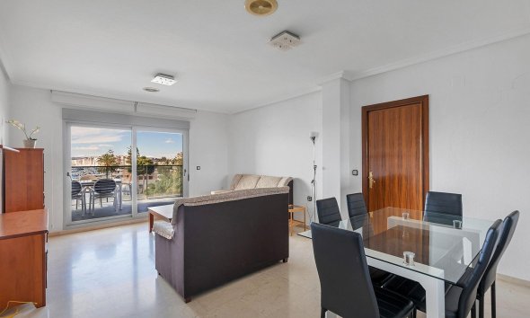 Resale - Apartment - Torrevieja - Paseo maritimo