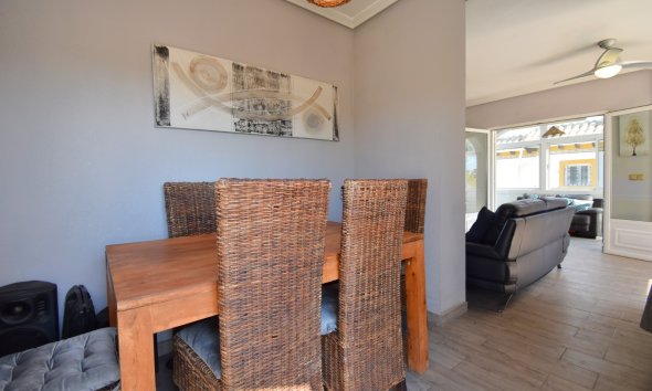 Resale - Villa - Orihuela Costa - Playa Flamenca