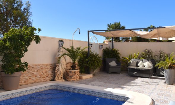 Resale - Villa - Orihuela Costa - Playa Flamenca
