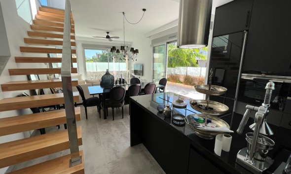 Resale - Villa - Orihuela Costa - Costa Blanca