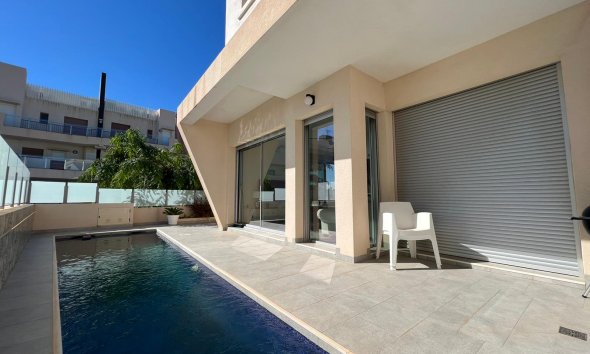 Resale - Villa - Orihuela Costa - Costa Blanca
