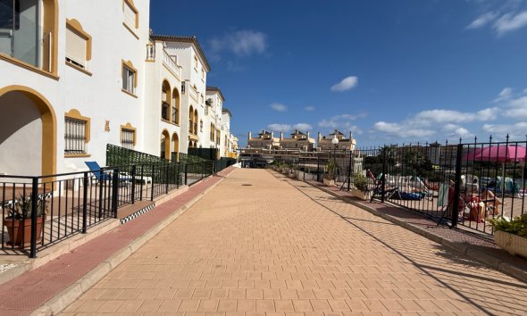 Resale - Apartment - Orihuela - Costa Blanca Sur
