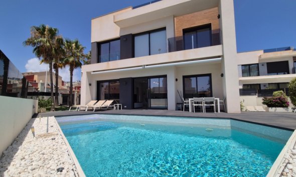 Resale - Villa - Torrevieja - Costa Blanca