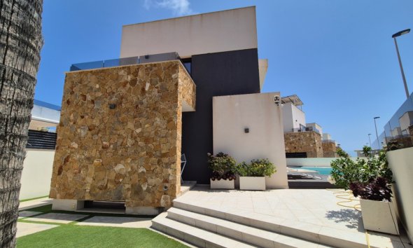 Resale - Villa - Torrevieja - Costa Blanca