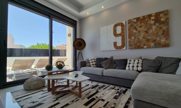 Resale - Villa - Torrevieja - Costa Blanca