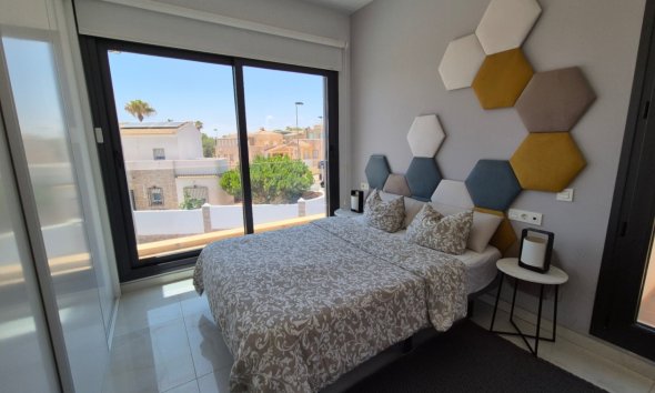 Resale - Villa - Torrevieja - Costa Blanca