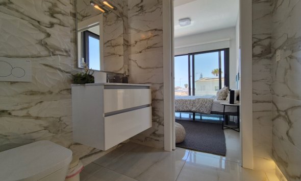 Resale - Villa - Torrevieja - Costa Blanca