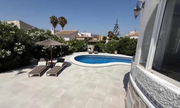 Resale - Villa - Torrevieja - Costa Blanca