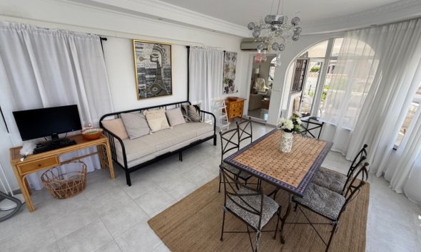 Resale - Villa - Torrevieja - Costa Blanca