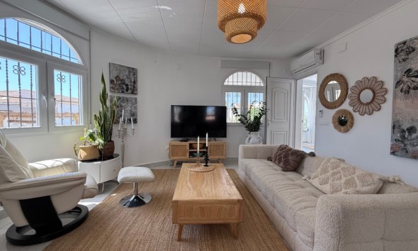 Resale - Villa - Torrevieja - Costa Blanca