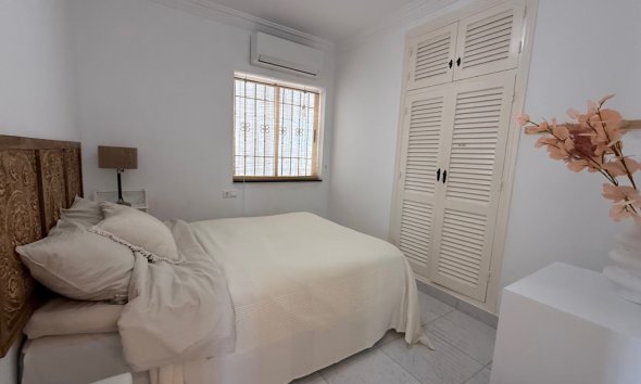 Resale - Villa - Torrevieja - Costa Blanca