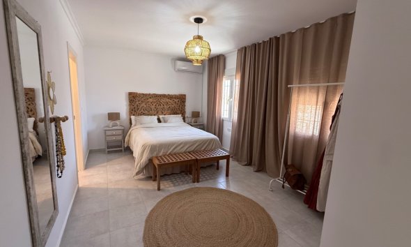 Resale - Villa - Torrevieja - Costa Blanca
