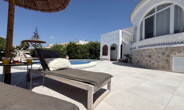 Resale - Villa - Torrevieja - Costa Blanca