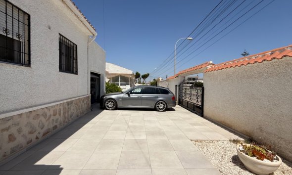 Resale - Villa - Torrevieja - Costa Blanca