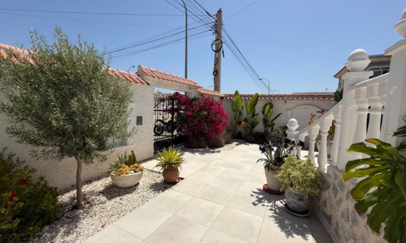Resale - Villa - Torrevieja - Costa Blanca