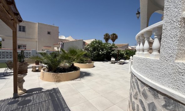 Resale - Villa - Torrevieja - Costa Blanca