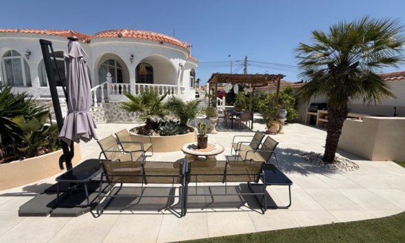 Resale - Villa - Torrevieja - Costa Blanca