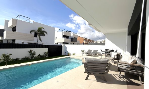 Resale - Apartment - Pilar de la Horadada - Costa Blanca