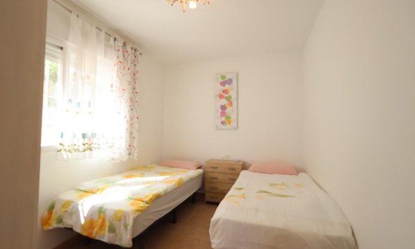 Resale - Apartment - Orihuela Costa - Campoamor