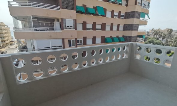 Resale - Apartment - Torrevieja - La Mata