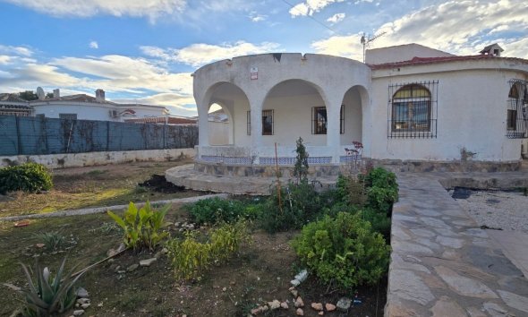 Resale - Villa - Torrevieja - El Chaparal