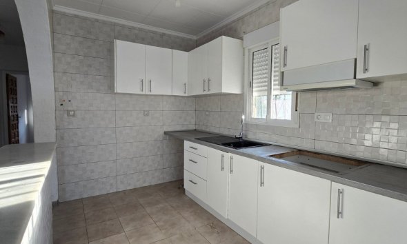 Resale - Villa - Torrevieja - El Chaparal