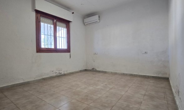 Resale - Villa - Torrevieja - El Chaparal