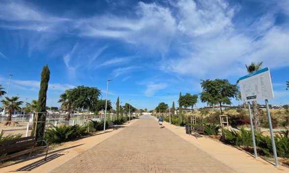 Resale - Villa - Torrevieja - El Chaparal