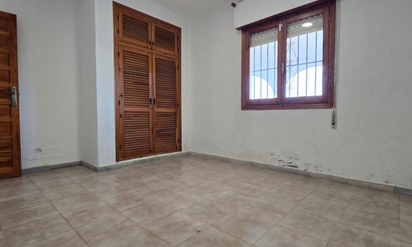 Resale - Villa - Torrevieja - El Chaparal
