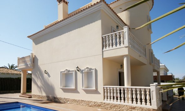 Resale - Villa - Orihuela Costa - MUY CERCA DE LA PLAYA