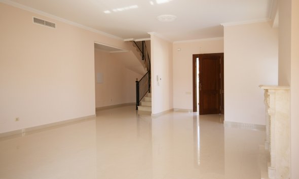 Resale - Villa - Orihuela Costa - MUY CERCA DE LA PLAYA