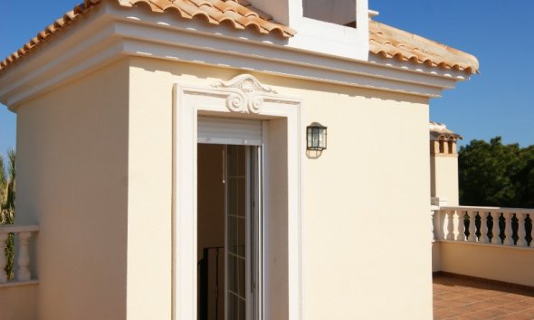 Resale - Villa - Orihuela Costa - MUY CERCA DE LA PLAYA